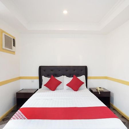 Oyo 138 White Palace Hotel Manila Exterior photo