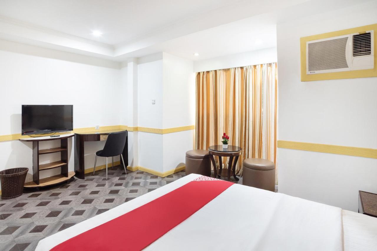 Oyo 138 White Palace Hotel Manila Exterior photo